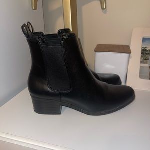 8.5 A New Day Black Chelsea Boots With Low Heel
